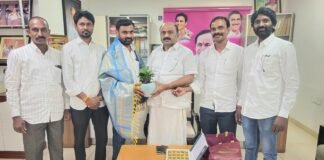 దుబాసి నవీన్కు చల్లా ధర్మారెడ్డి శుభాకాంక్షలు
