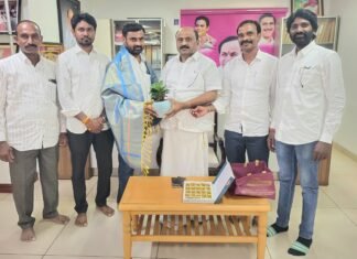 దుబాసి నవీన్కు చల్లా ధర్మారెడ్డి శుభాకాంక్షలు